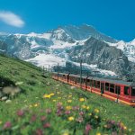 La ferrovia della Jungfrau e l'omonima cima - Foto © Jungfrau Railways 
